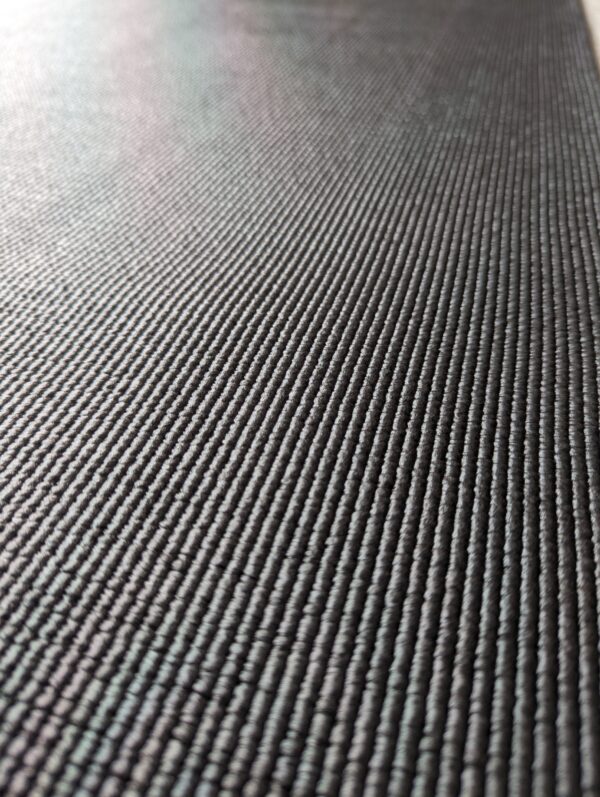 tapis de sport noir
