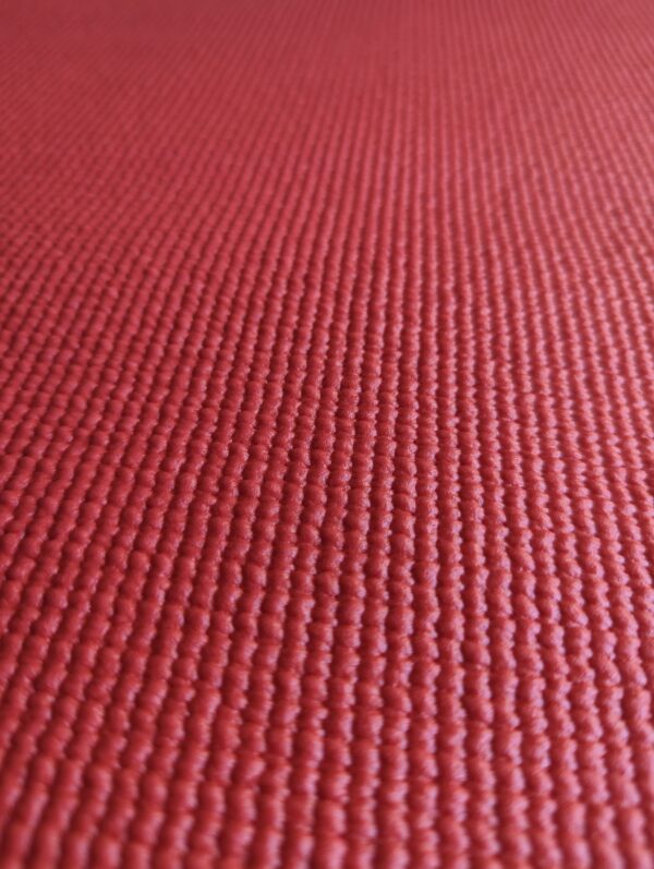 tapis de sport rouge